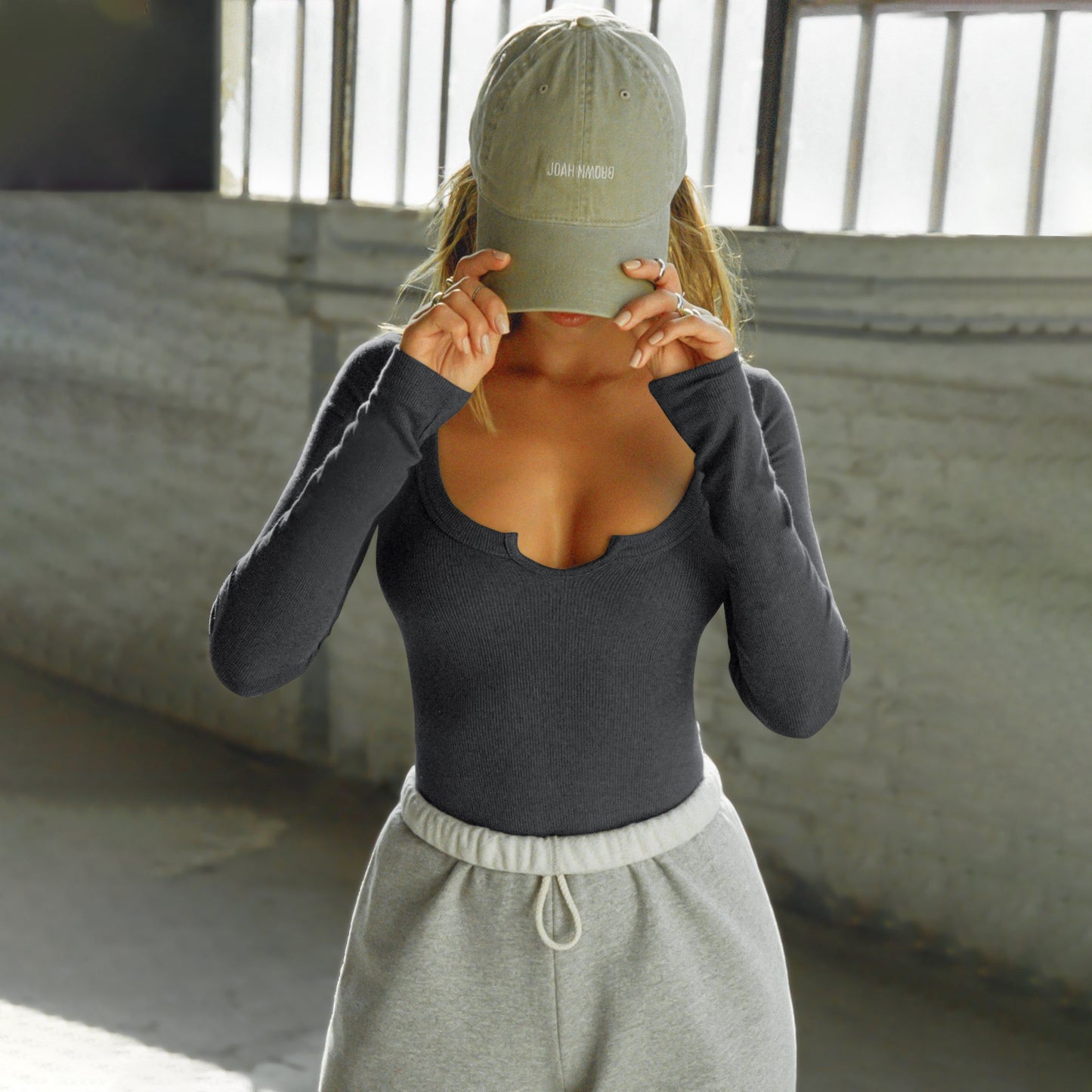Unique Chic Heart Collar Shoulder T-shirt